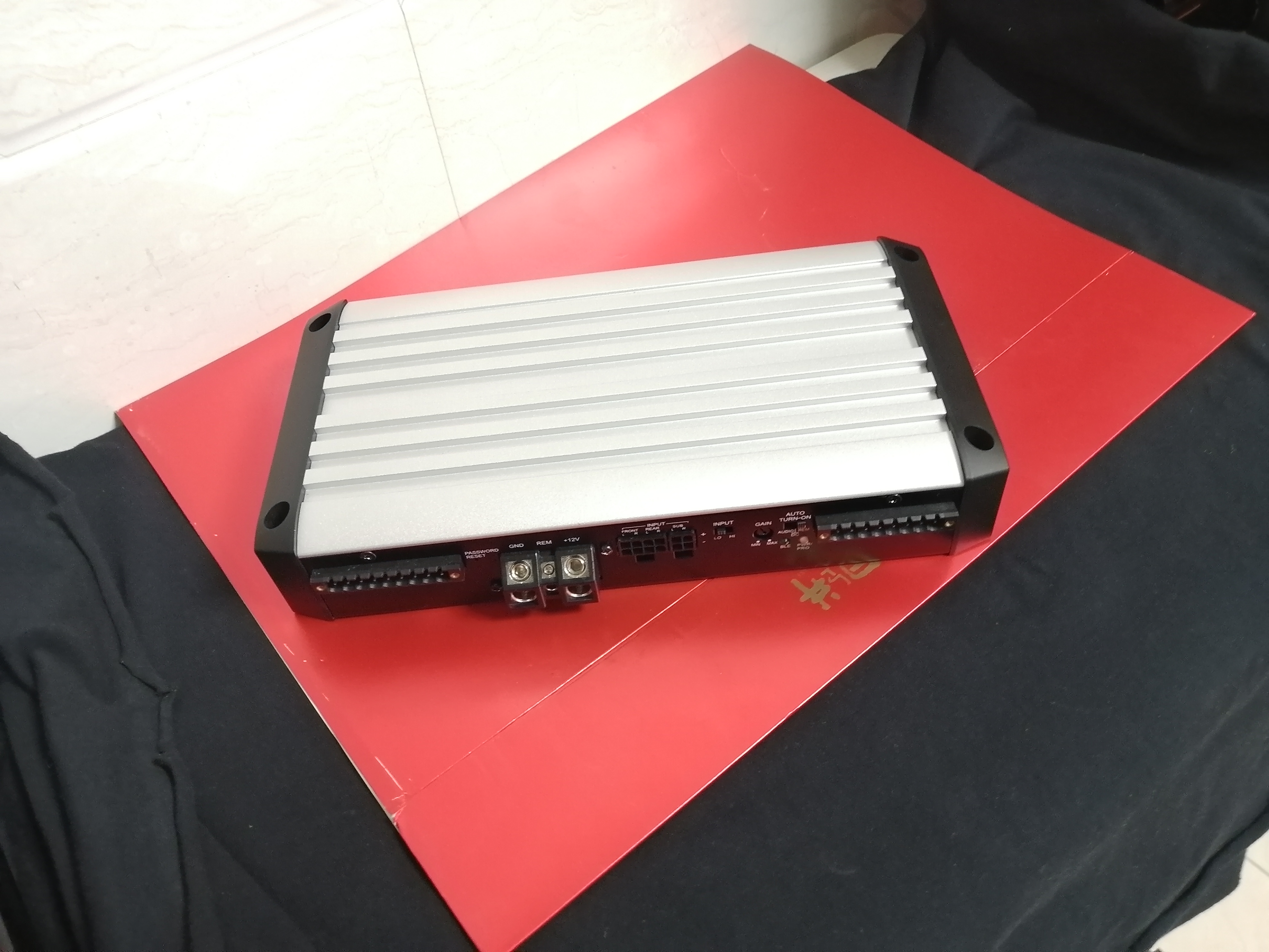 初心者向けのプロフェッショナル8チャンネルカーオーディオCA6